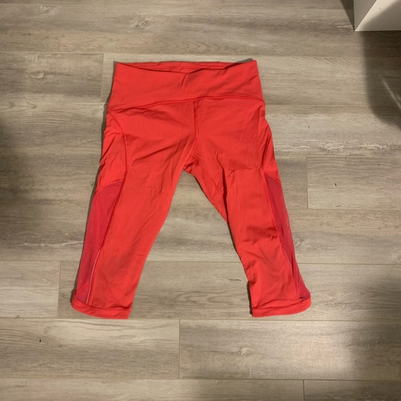 Lululemon Crop size 6 - Picture 2 of 5